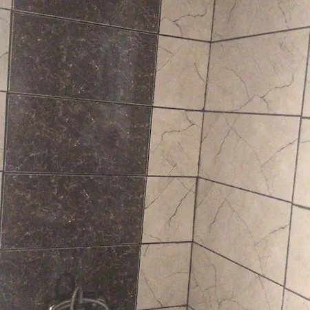 Ebay Hotel
